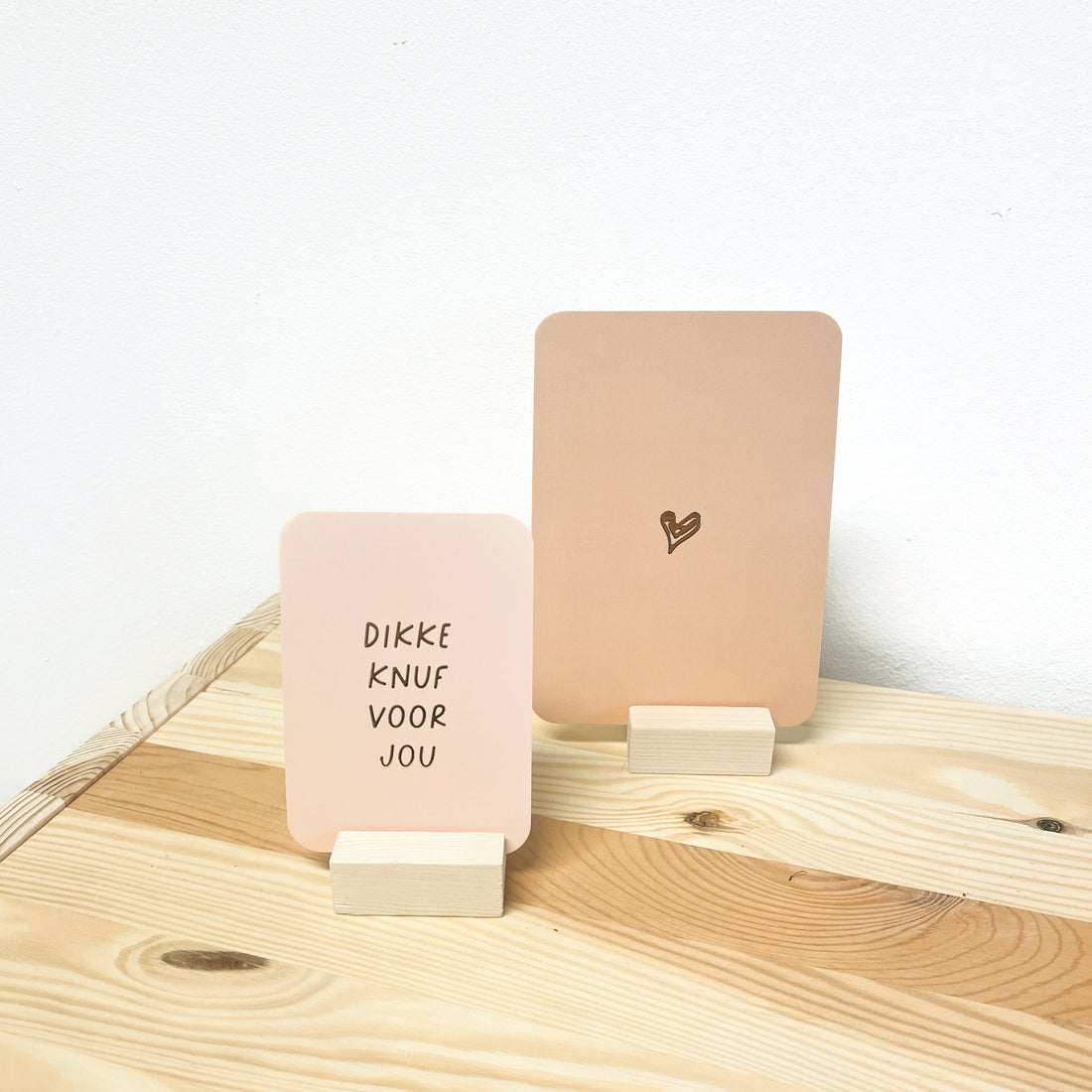 Kaartenhouder van hout.