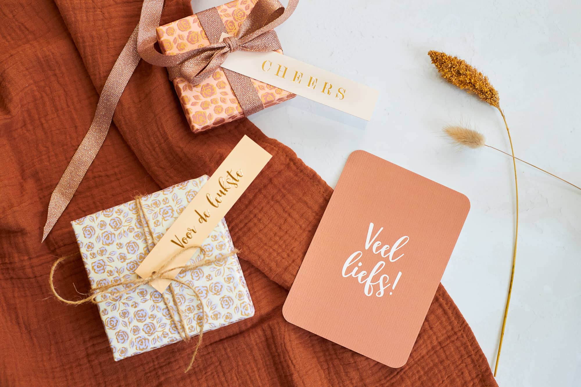 Hoe kan je een cadeau leuk inpakken? 10 originele ideeën! – Kaartjes